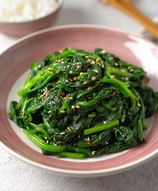 Korean Spinach Side Dish (Sigeumchi Namul)
